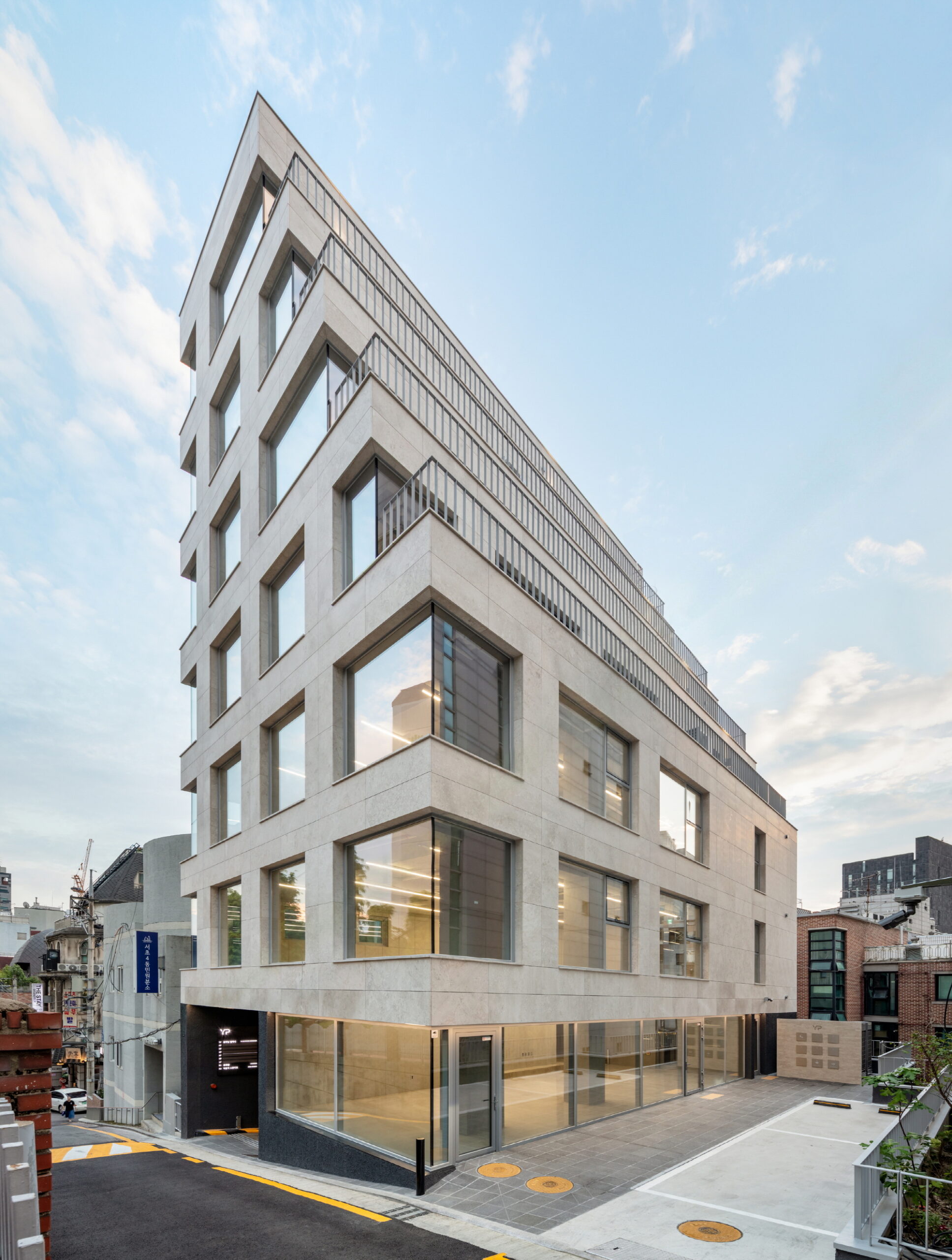 YP Building by Simplex Architecture 2