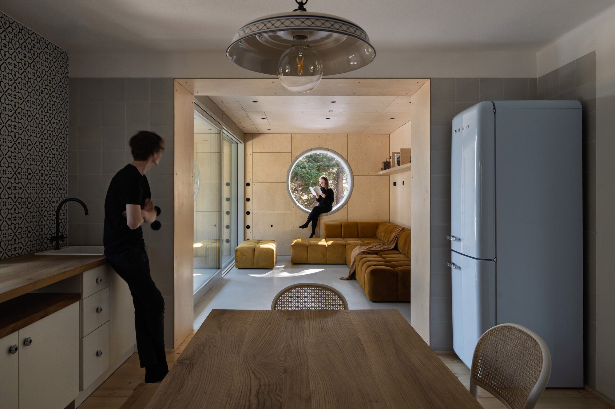 Borová Lada Cottage 거실 포트홀 윈도우 시트