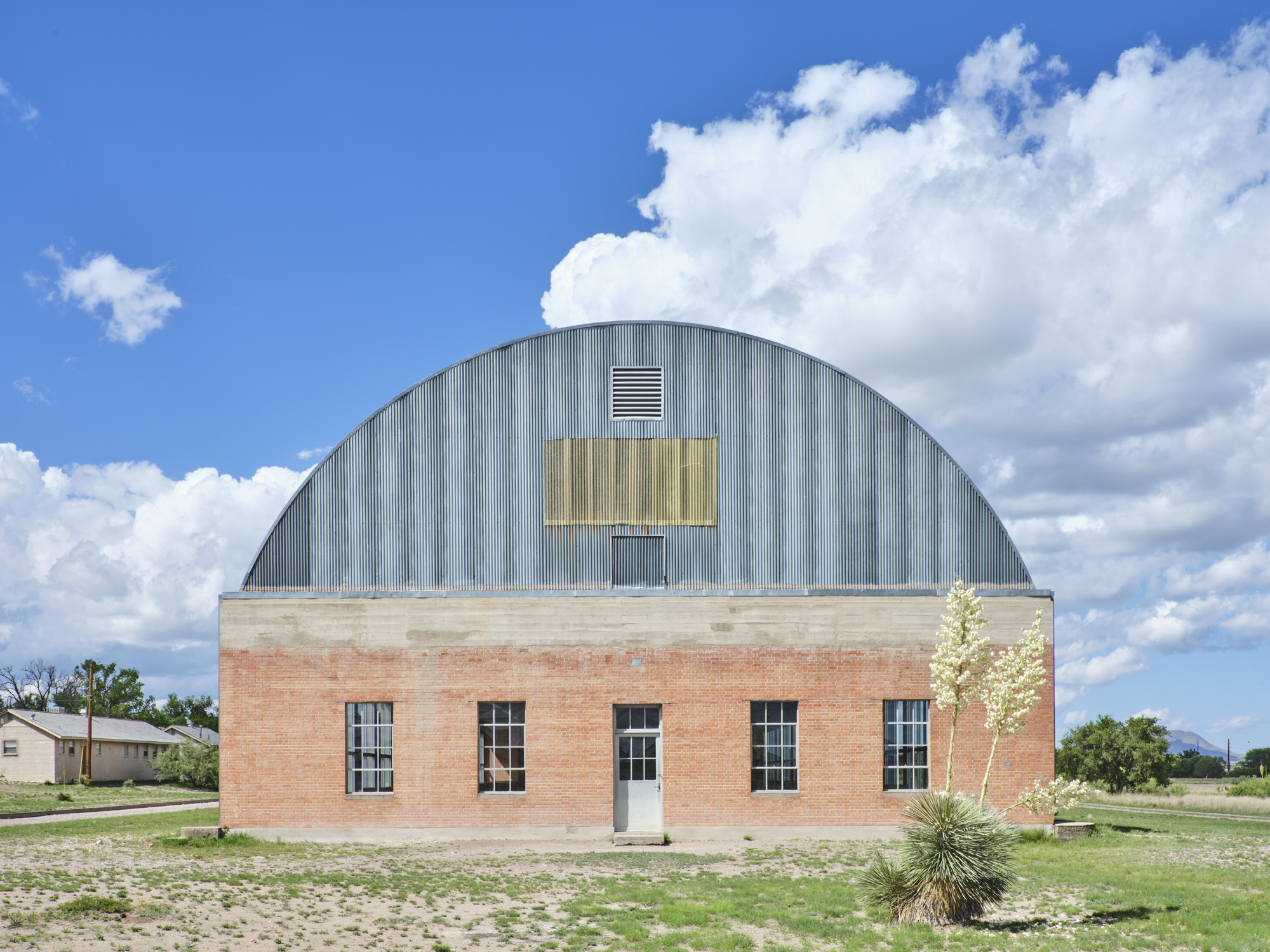 Donald Judd 아틸러리 셰즈 복원
