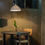 Nakano House 콘크리트 벽면의 질감이 드러나는 실내 디테일