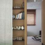 Omloop Farmhouse 욕실, 컴팩트하게 재구성된 위생 공간