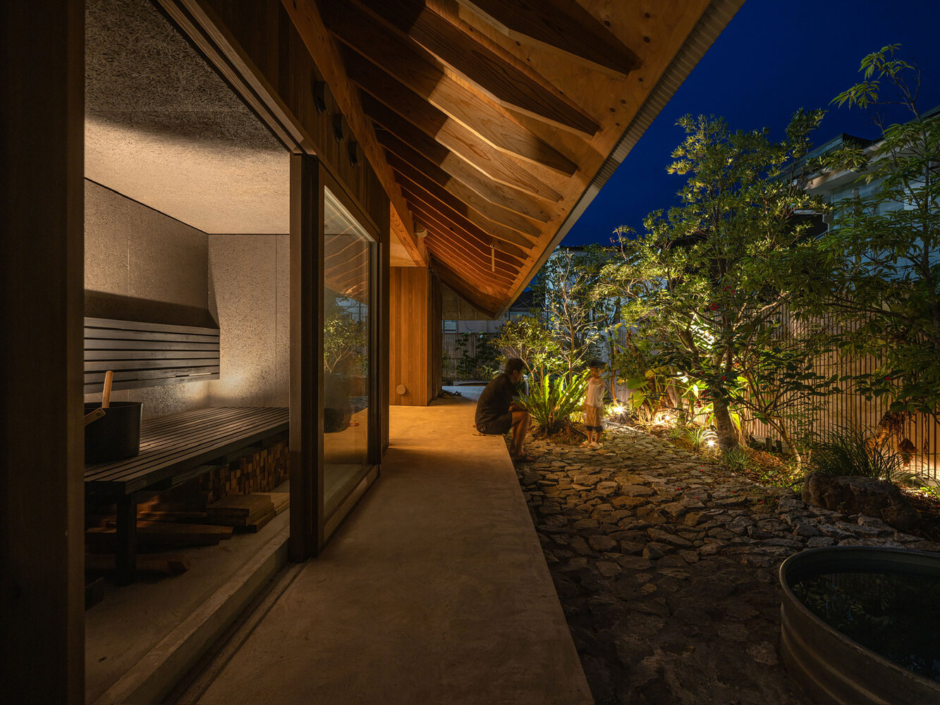 태풍이 와도 끄떡없는 목조 섬집, Amami House