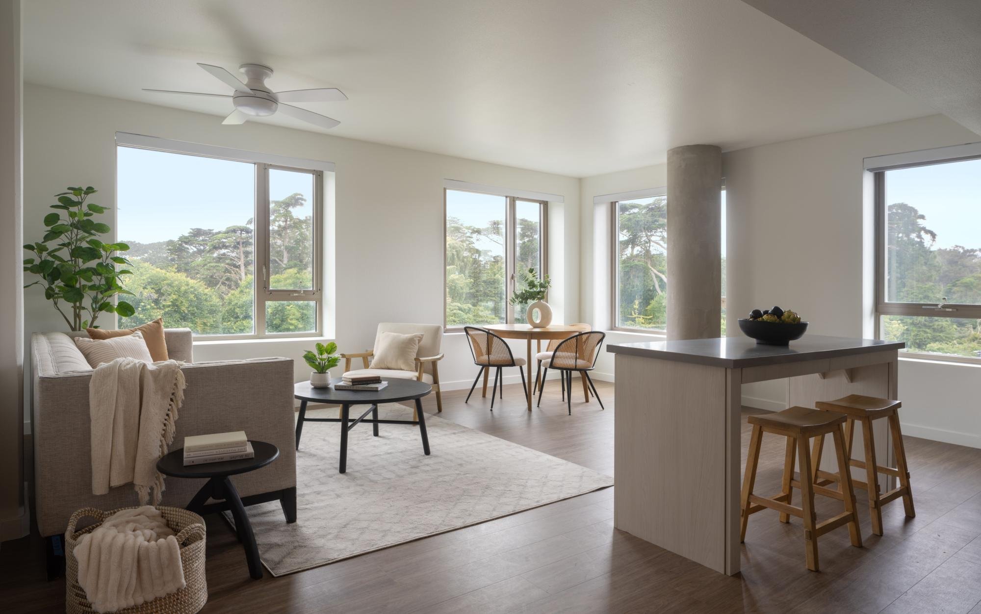 730 Stanyan 임대주택 세대 내부 거실과 주방