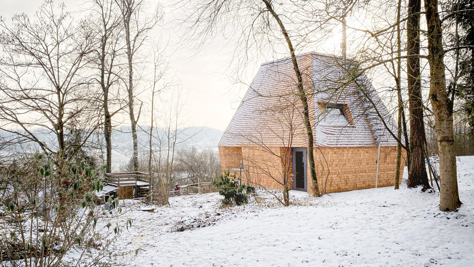 anton ii exterior snow hero