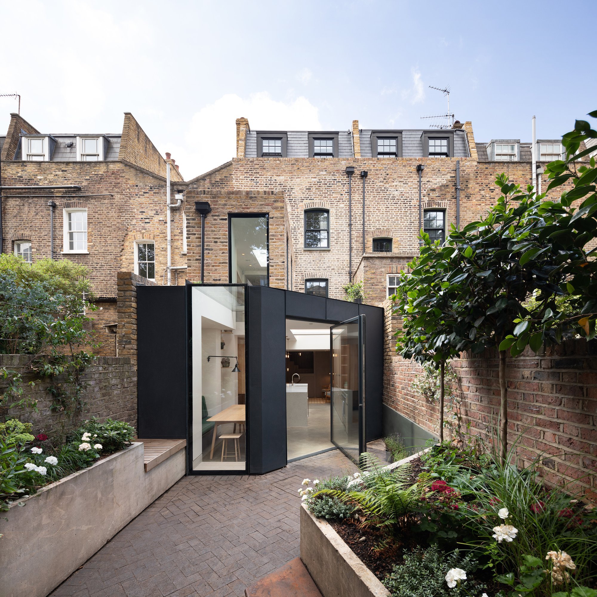 signal house rear extension
