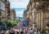 글래스고 Buchanan Street 거리를 가득 메운 보행자와 석조 건물, Heatherwick Humanise 연구